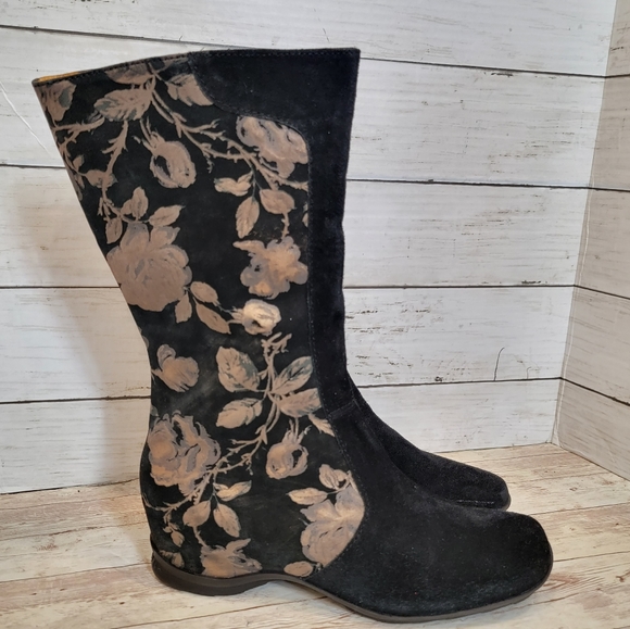 Anthropologie Shoes - Anthro Hispanitas  suede  floral print mid calf boots